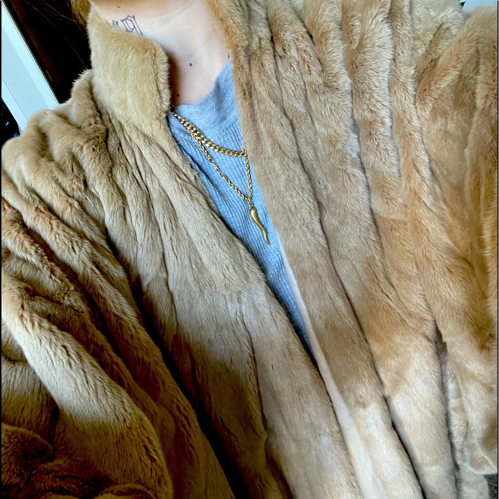 (NWT) LORO PIANA - Sloane Cape ermellino, A637